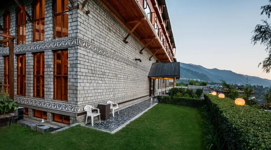 6332 manali honeymoon inn hadimba temple